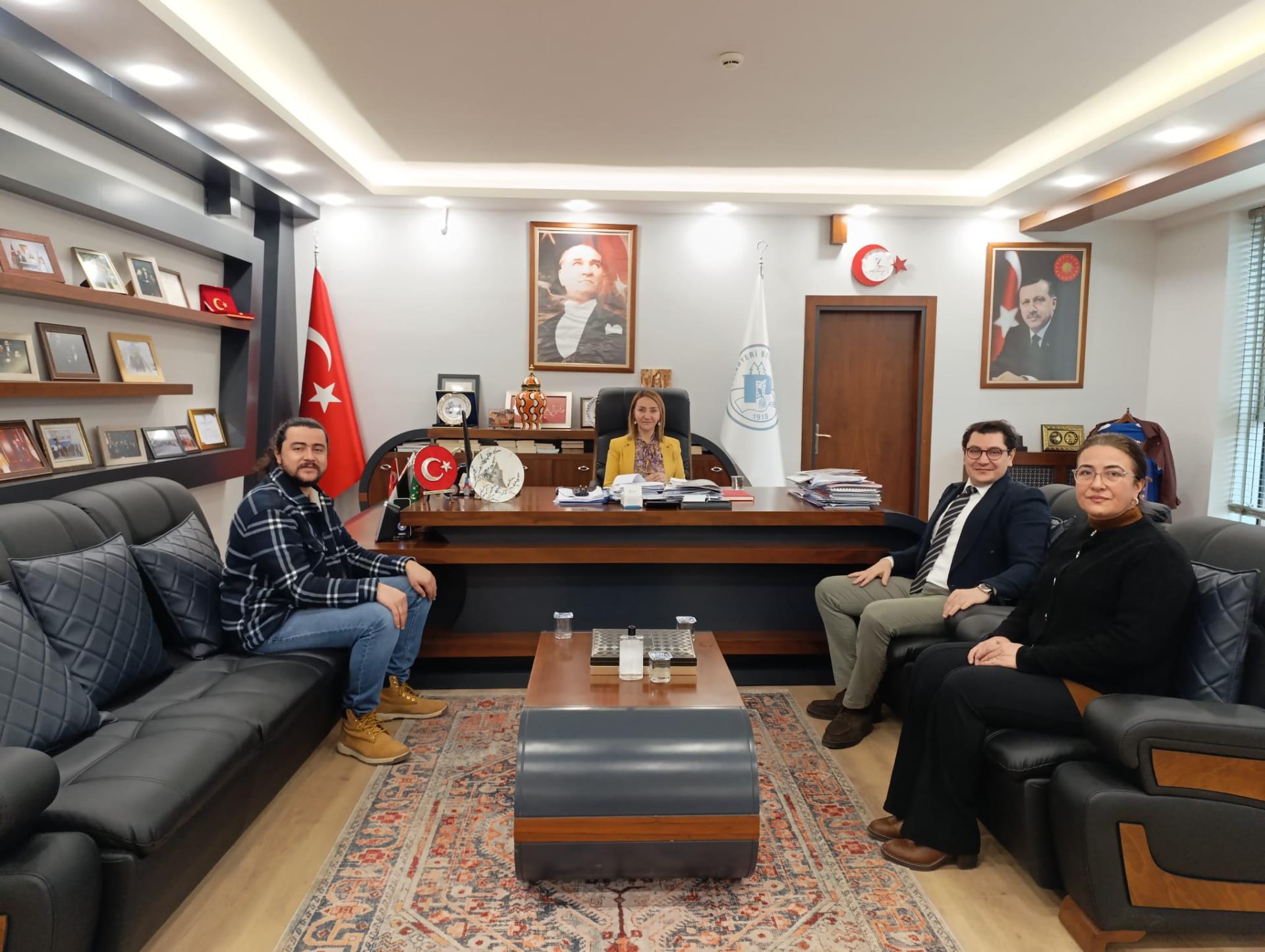 Yüksekokul Yönetimimiz Pazaryeri Belediye Başkanı Zekiye TEKİN’i Makamında Ziyaret Etti